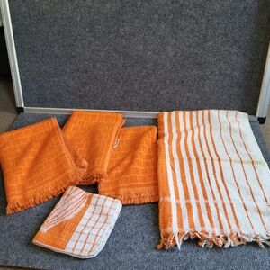 Vintage 70’s Tastemaker Cotton Hand Towels, bath towel and washclo Burnt Orange